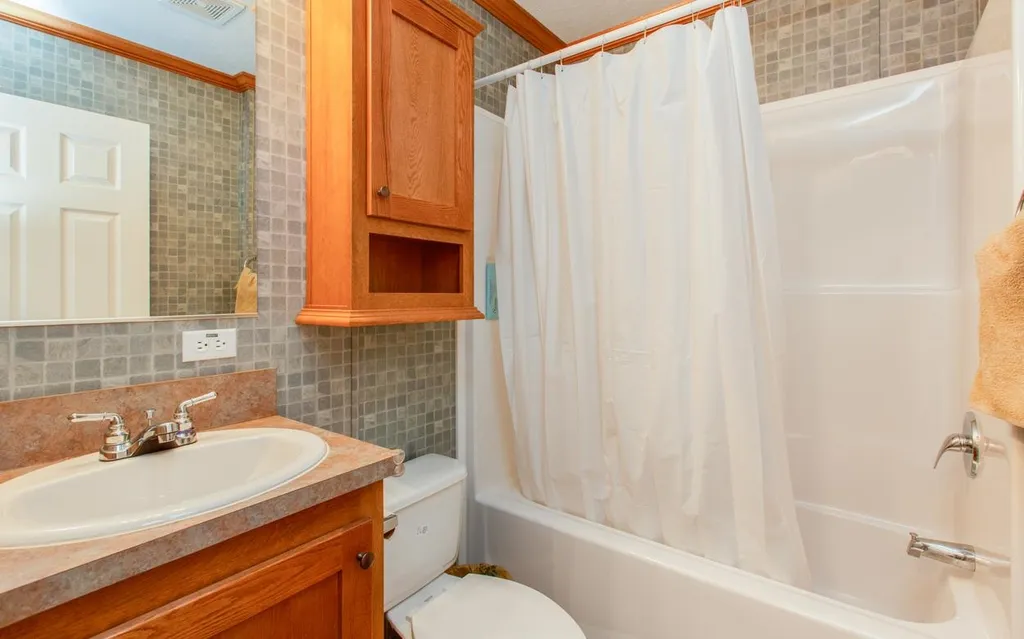 6 Gamache Road Derry NH 03038