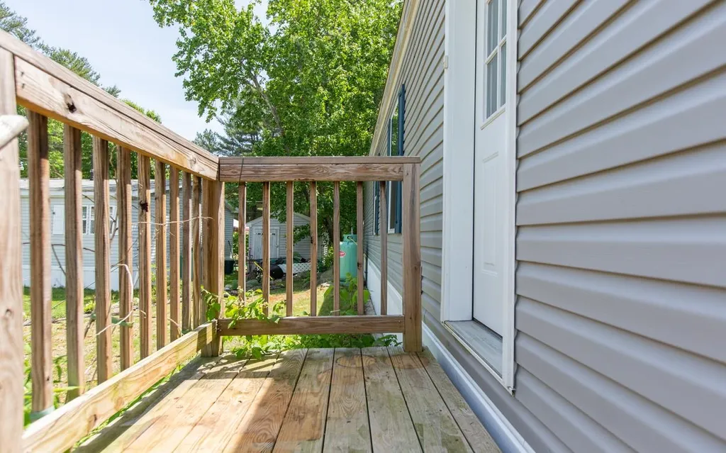 6 Gamache Road Derry NH 03038