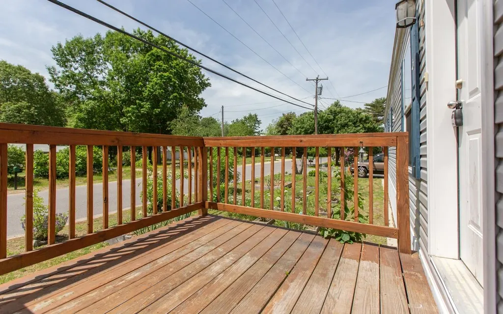 6 Gamache Road Derry NH 03038