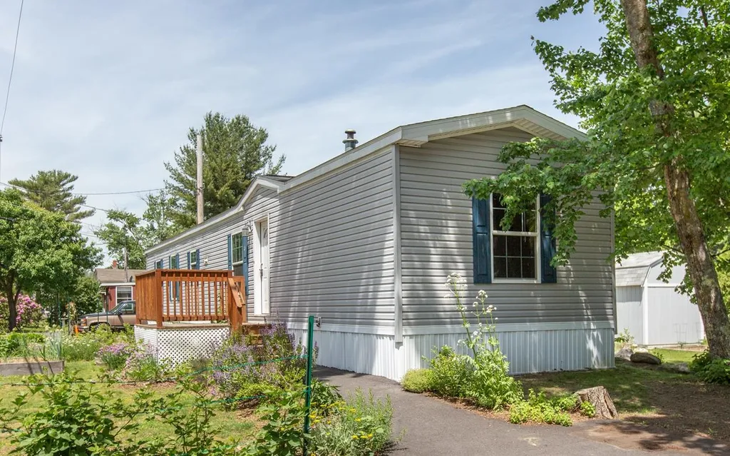 6 Gamache Road Derry NH 03038