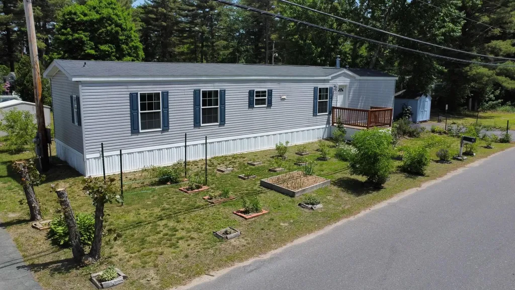 6 Gamache Road Derry NH 03038