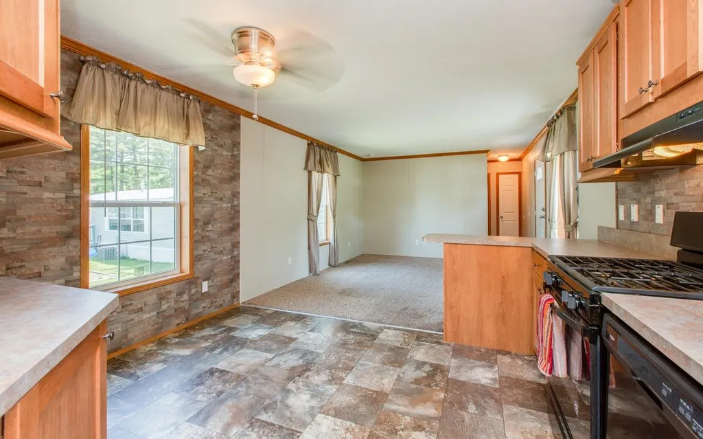 6 Gamache Road Derry NH 03038