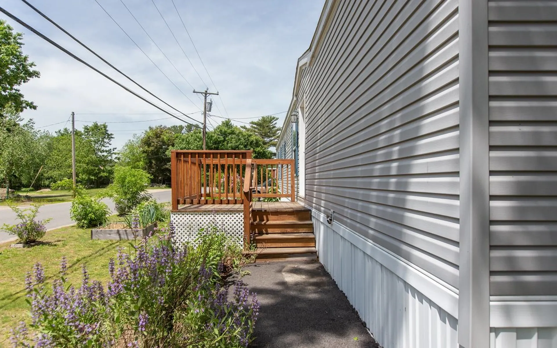 6 Gamache Road Derry NH 03038