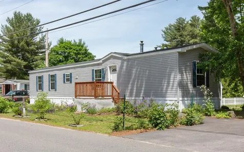 6 Gamache Road Derry NH 03038