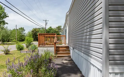 6 Gamache Road Derry NH 03038