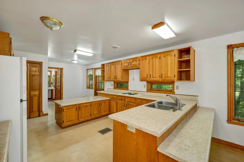 25 Old Center Harbor Road Meredith NH 03253