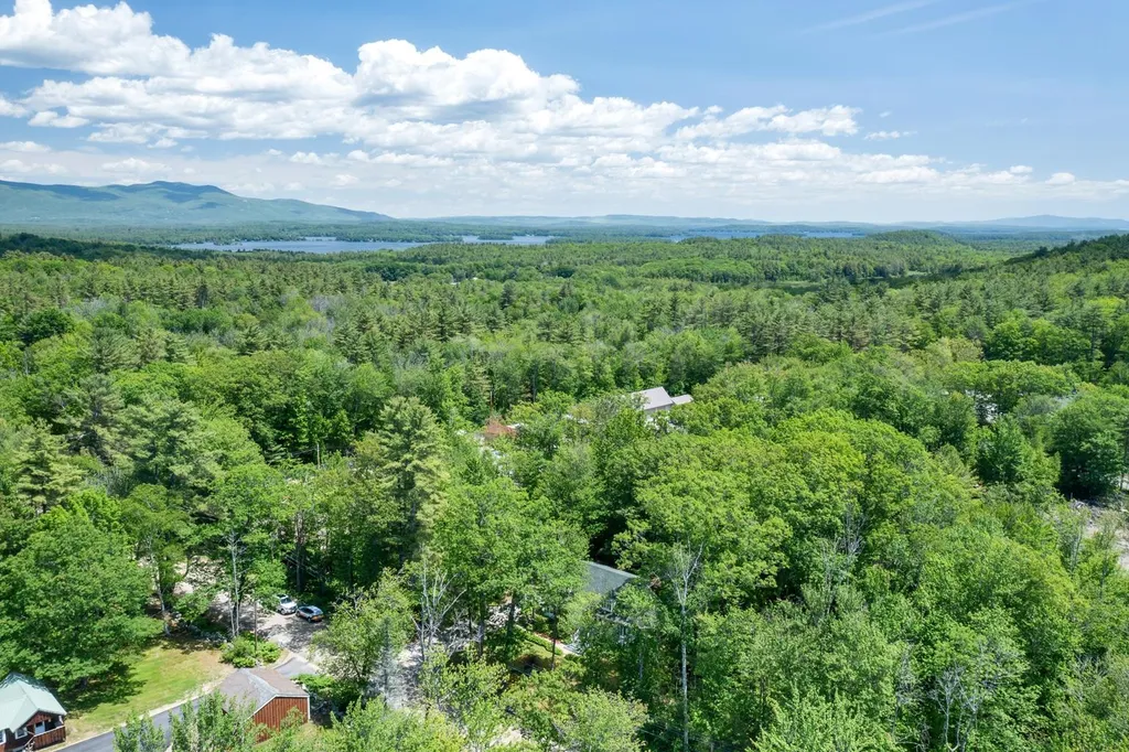 25 Old Center Harbor Road Meredith NH 03253