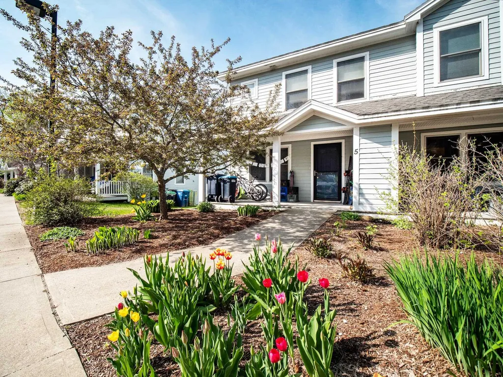 68 Silver Street Hinesburg VT 05461-9418