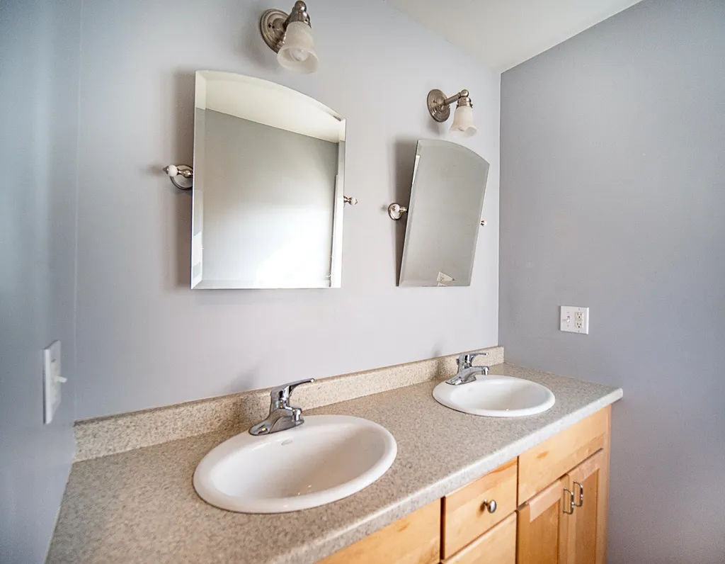 68 Silver Street Hinesburg VT 05461-9418