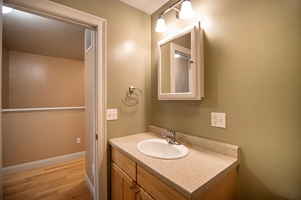 68 Silver Street Hinesburg VT 05461-9418