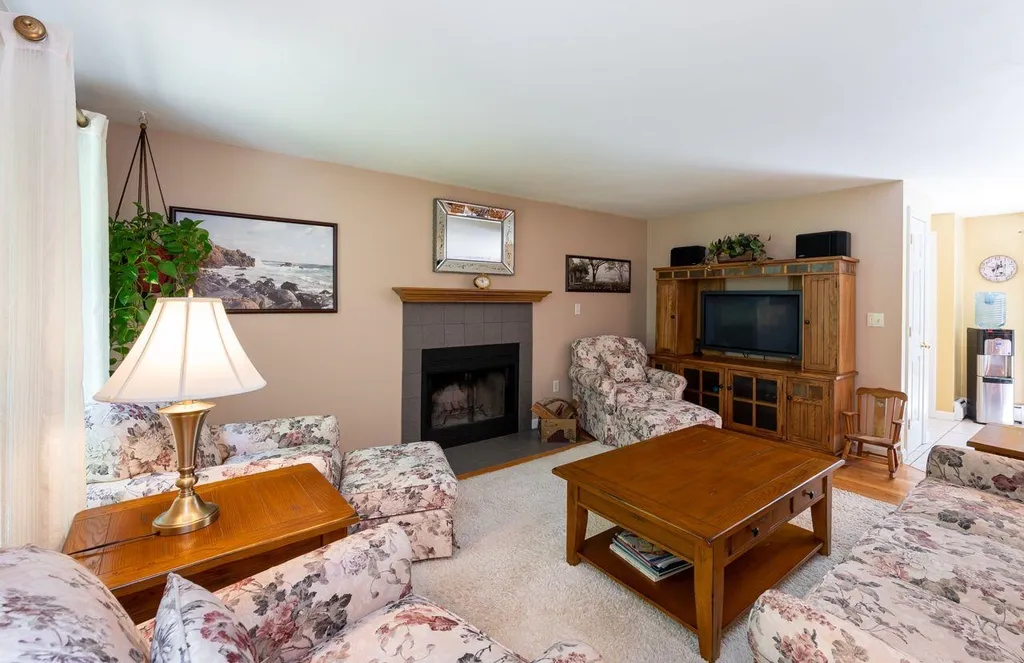 16 Blake Road Raymond NH 03077