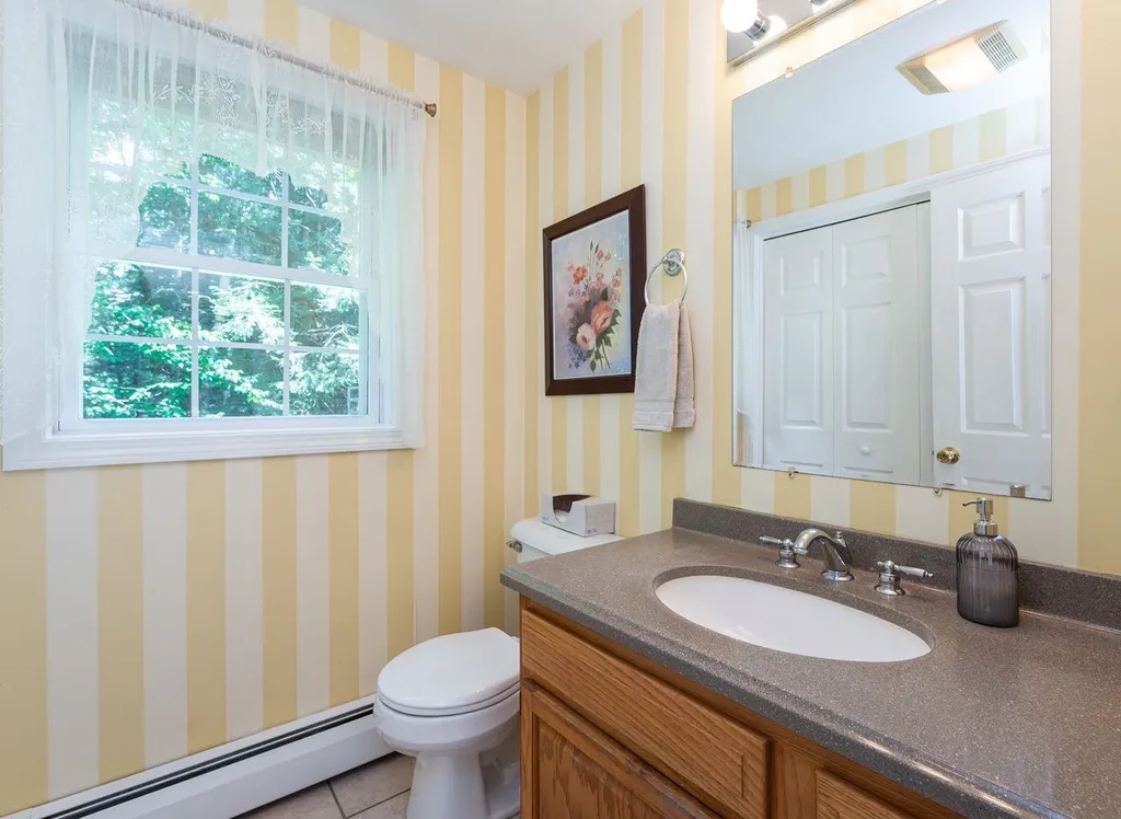 16 Blake Road Raymond NH 03077