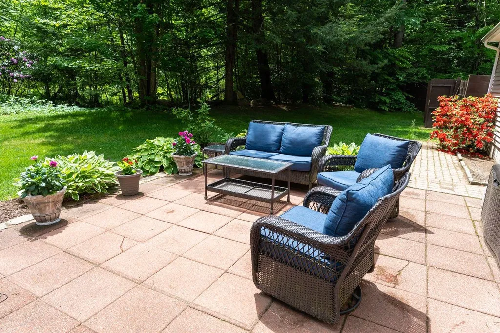 16 Blake Road Raymond NH 03077