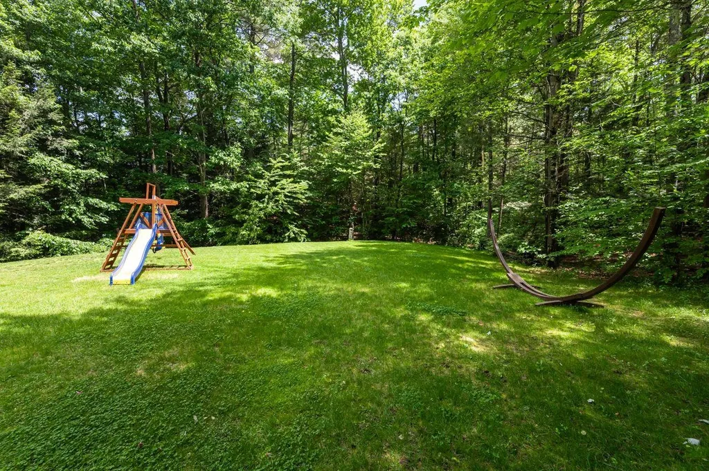 16 Blake Road Raymond NH 03077