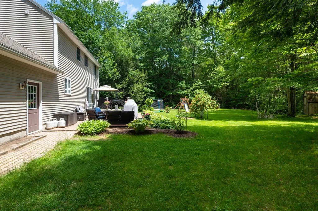 16 Blake Road Raymond NH 03077