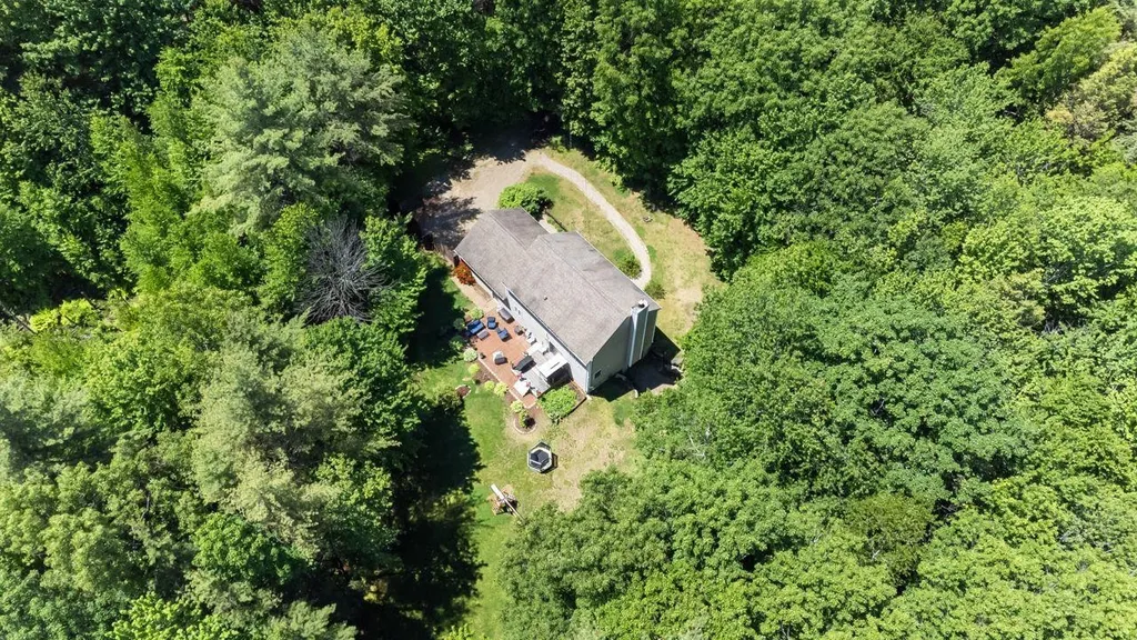 16 Blake Road Raymond NH 03077