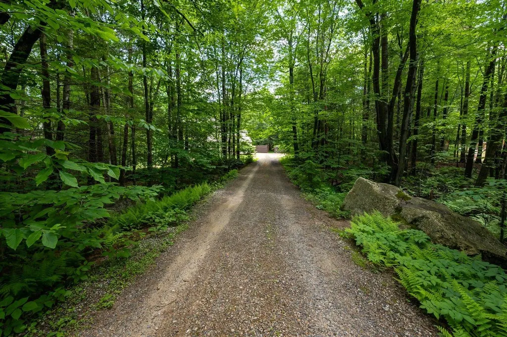16 Blake Road Raymond NH 03077