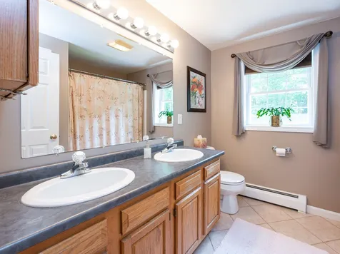 16 Blake Road Raymond NH 03077