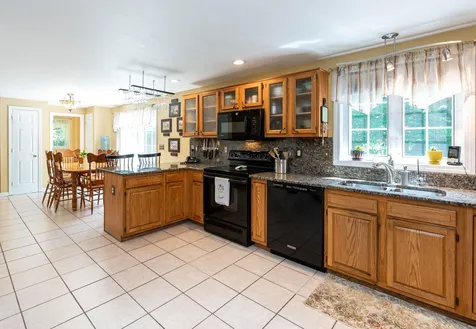 16 Blake Road Raymond NH 03077