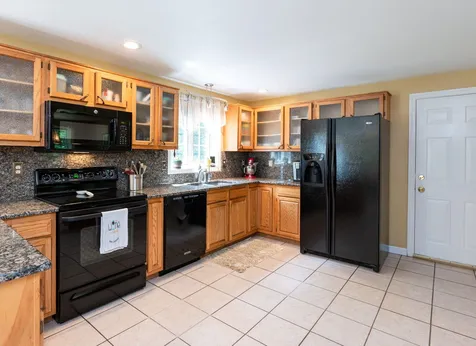 16 Blake Road Raymond NH 03077