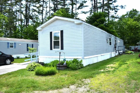 13 Easy Street Holderness NH 03245