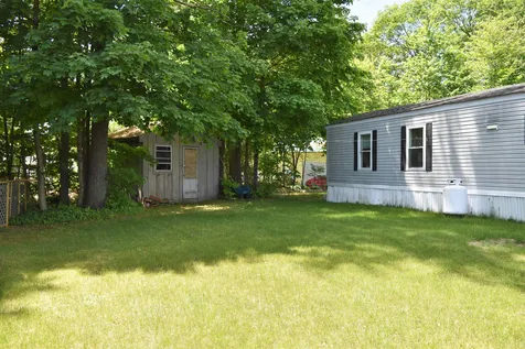 13 Easy Street Holderness NH 03245