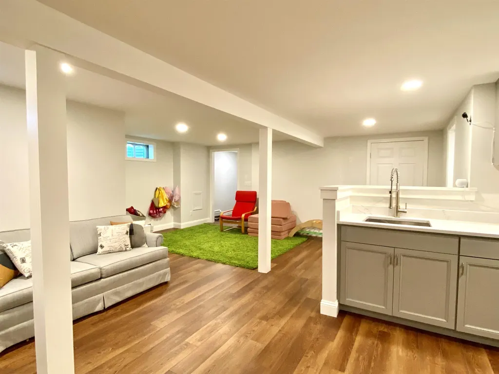 130 Barrett Road New London NH 03257