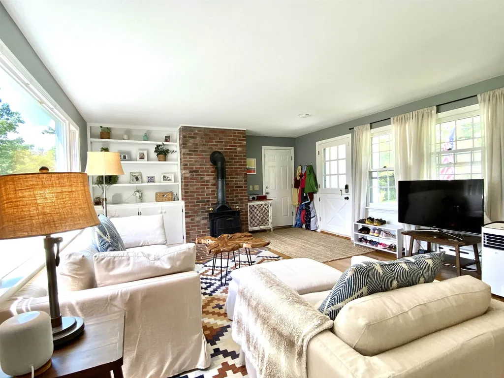 130 Barrett Road New London NH 03257