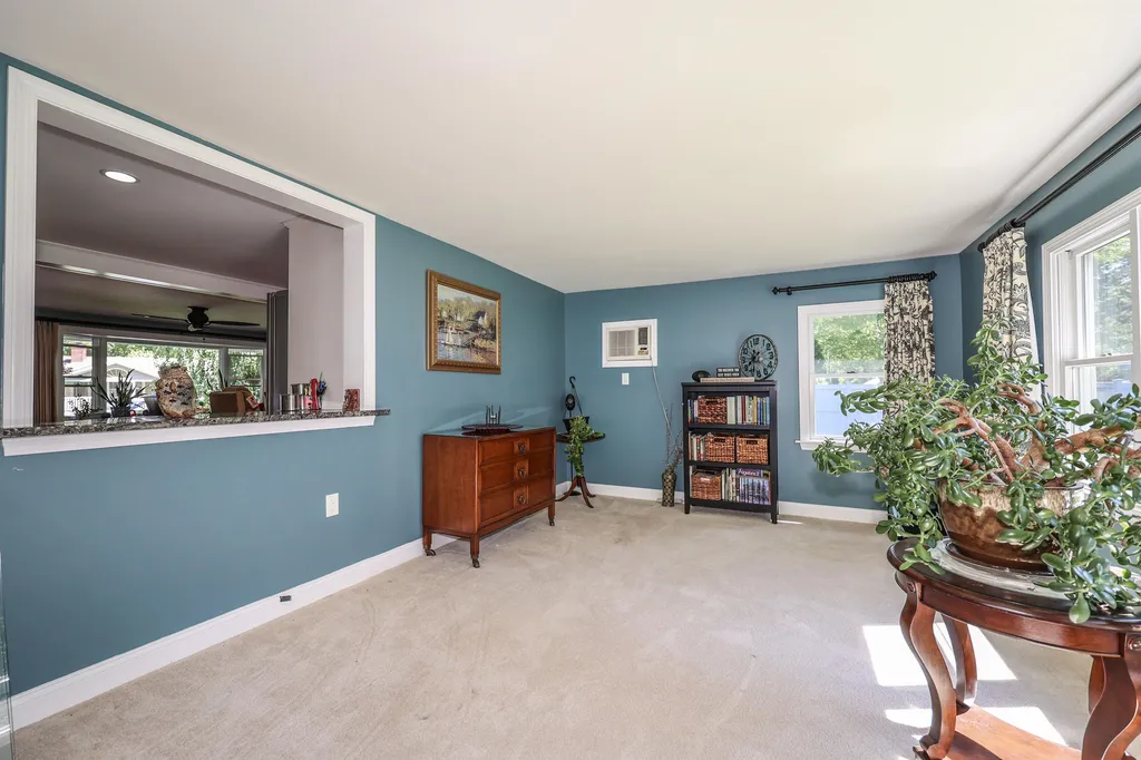 21 Elaine Street Hampton NH 03842