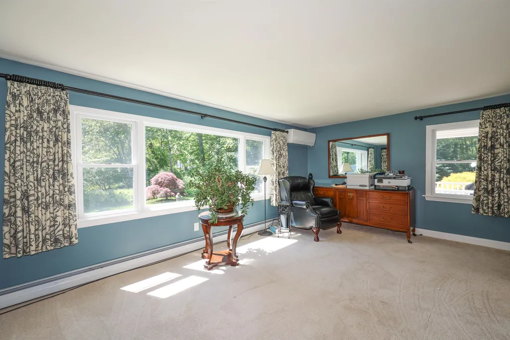 21 Elaine Street Hampton NH 03842