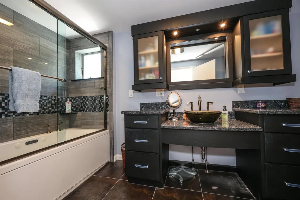 21 Elaine Street Hampton NH 03842