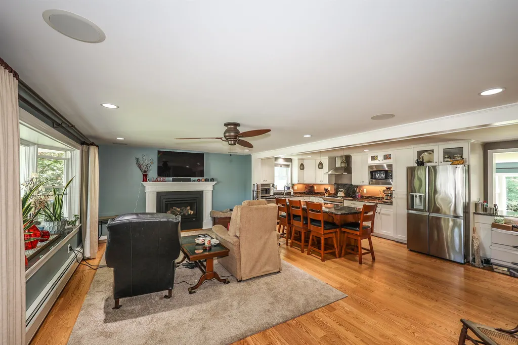 21 Elaine Street Hampton NH 03842