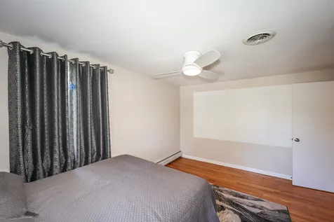 21 Elaine Street Hampton NH 03842