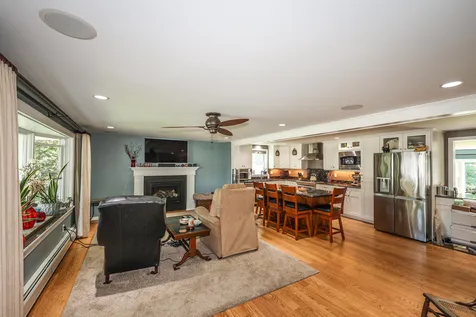21 Elaine Street Hampton NH 03842