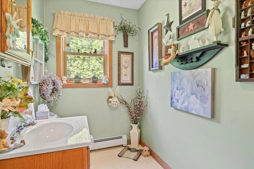 16 Phyllis Drive Milton VT 05468
