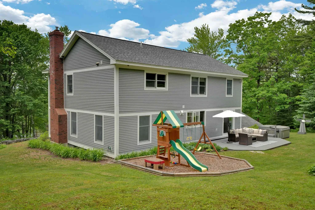 9 Dorset Lane Lebanon NH 03766