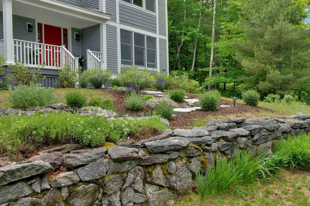 9 Dorset Lane Lebanon NH 03766