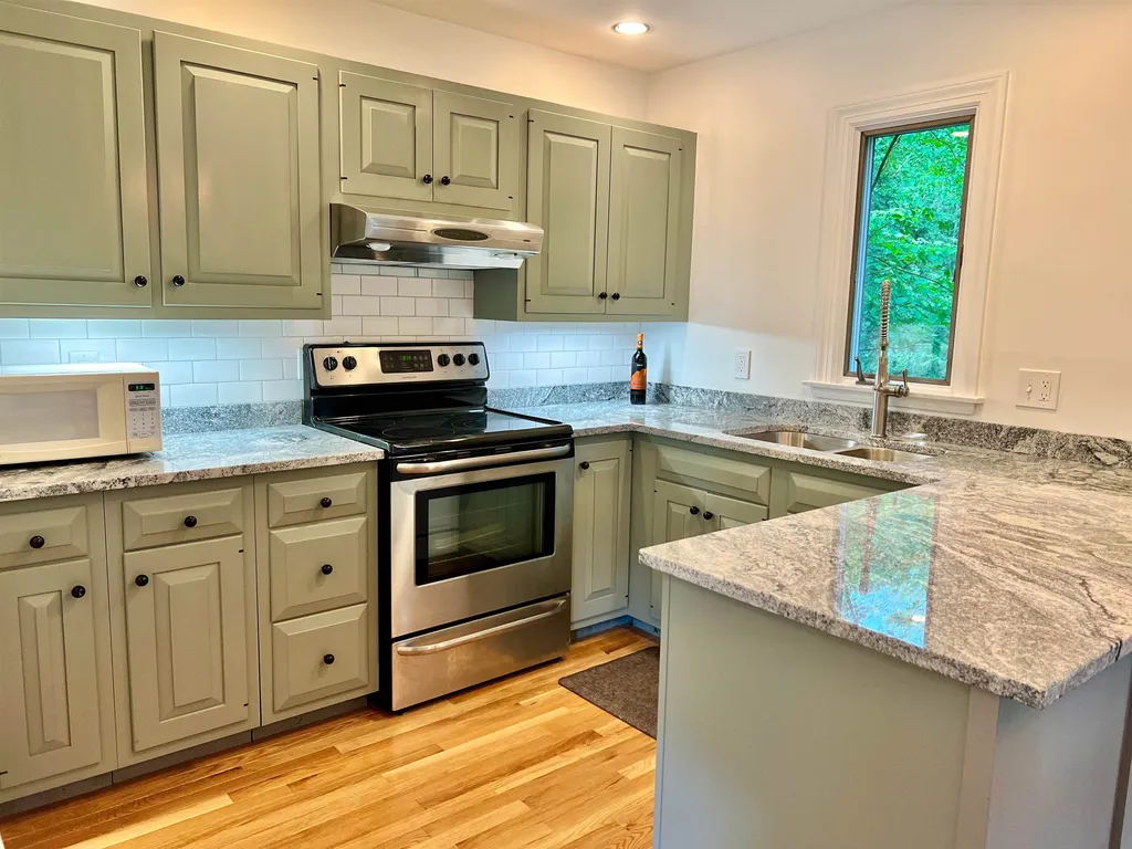 807 Murphys Road Hartford VT 05059