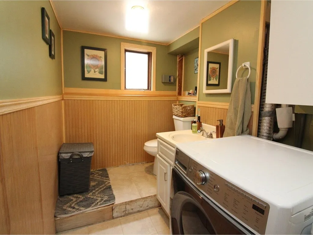 20 Lake Street Hinesburg VT 05461