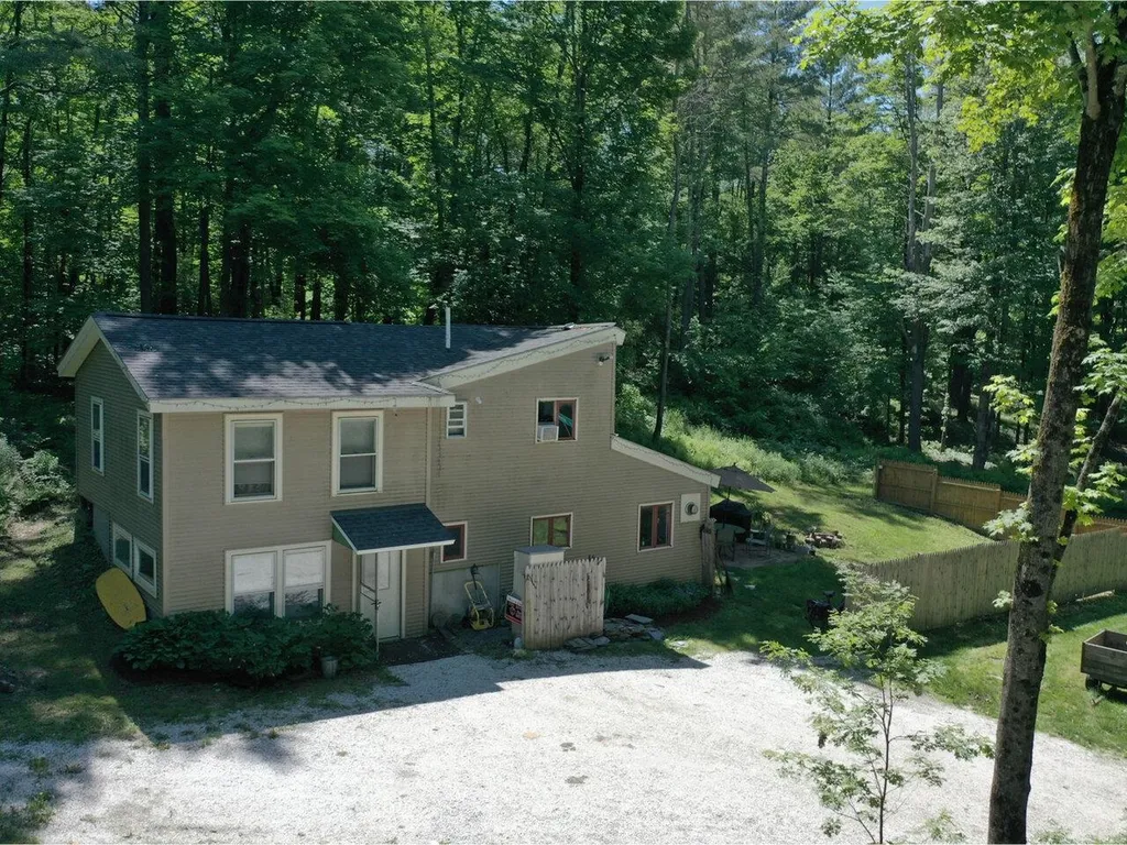 20 Lake Street Hinesburg VT 05461