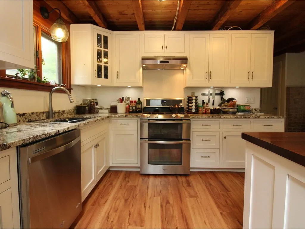 20 Lake Street Hinesburg VT 05461