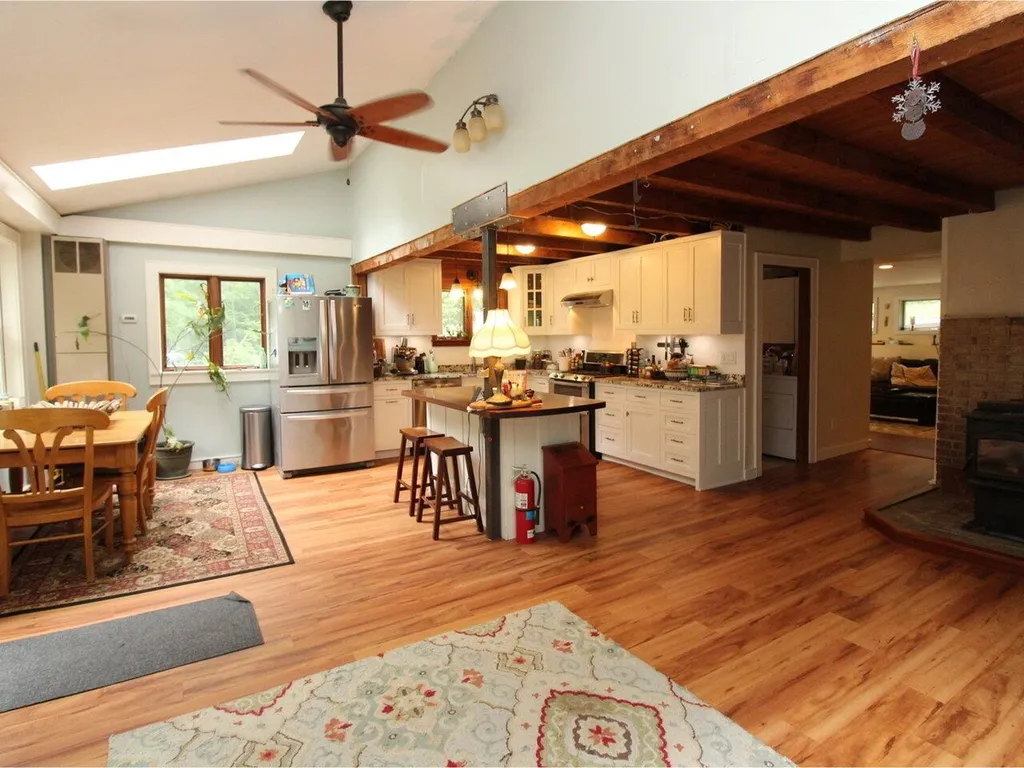 20 Lake Street Hinesburg VT 05461