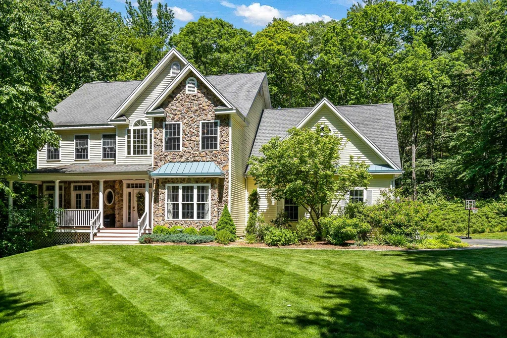 546 Cross Country Road Pembroke NH 03275