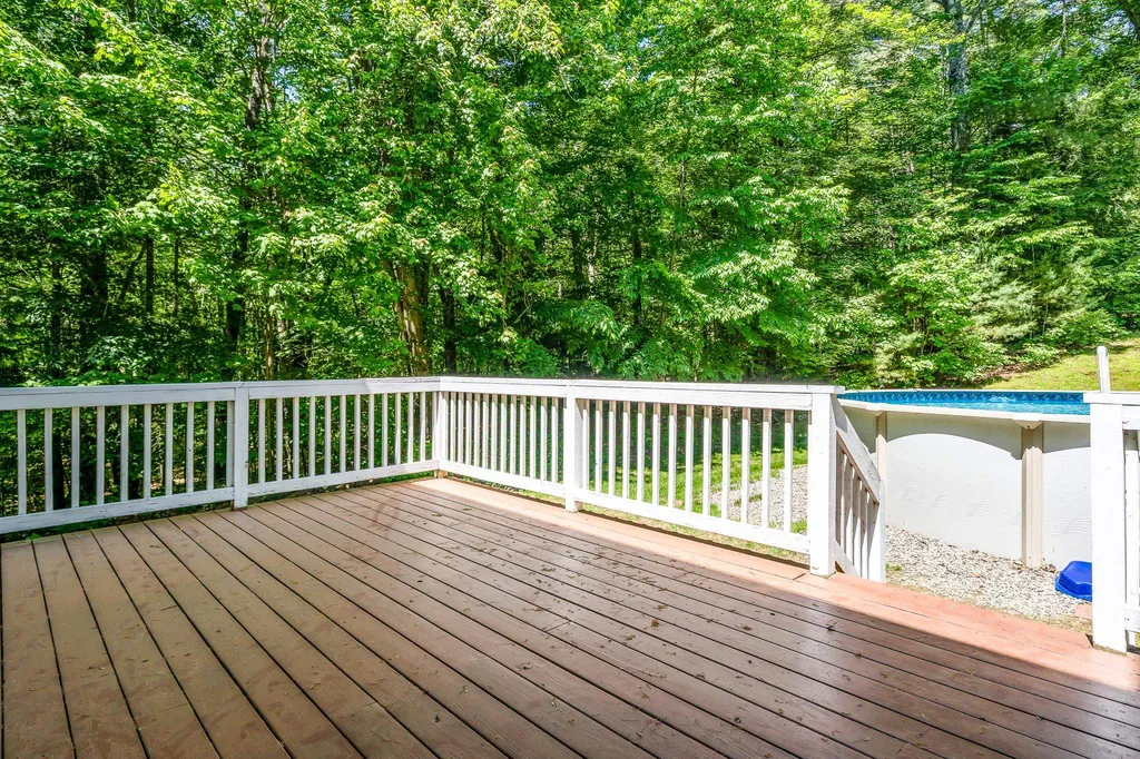 546 Cross Country Road Pembroke NH 03275
