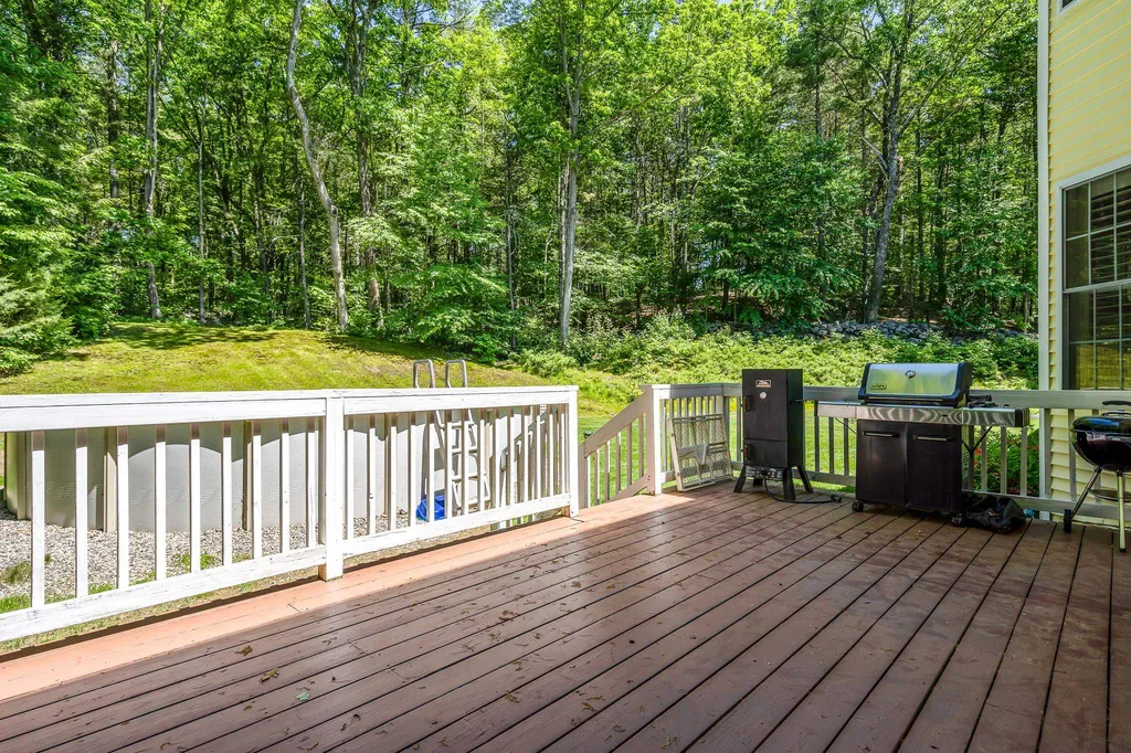546 Cross Country Road Pembroke NH 03275