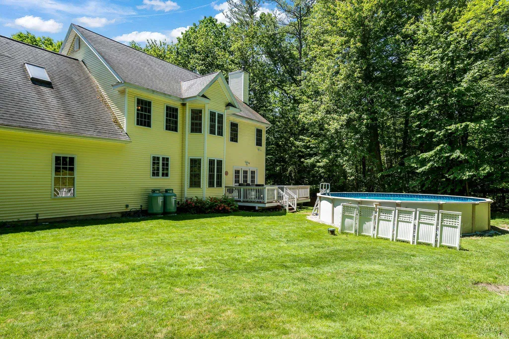 546 Cross Country Road Pembroke NH 03275