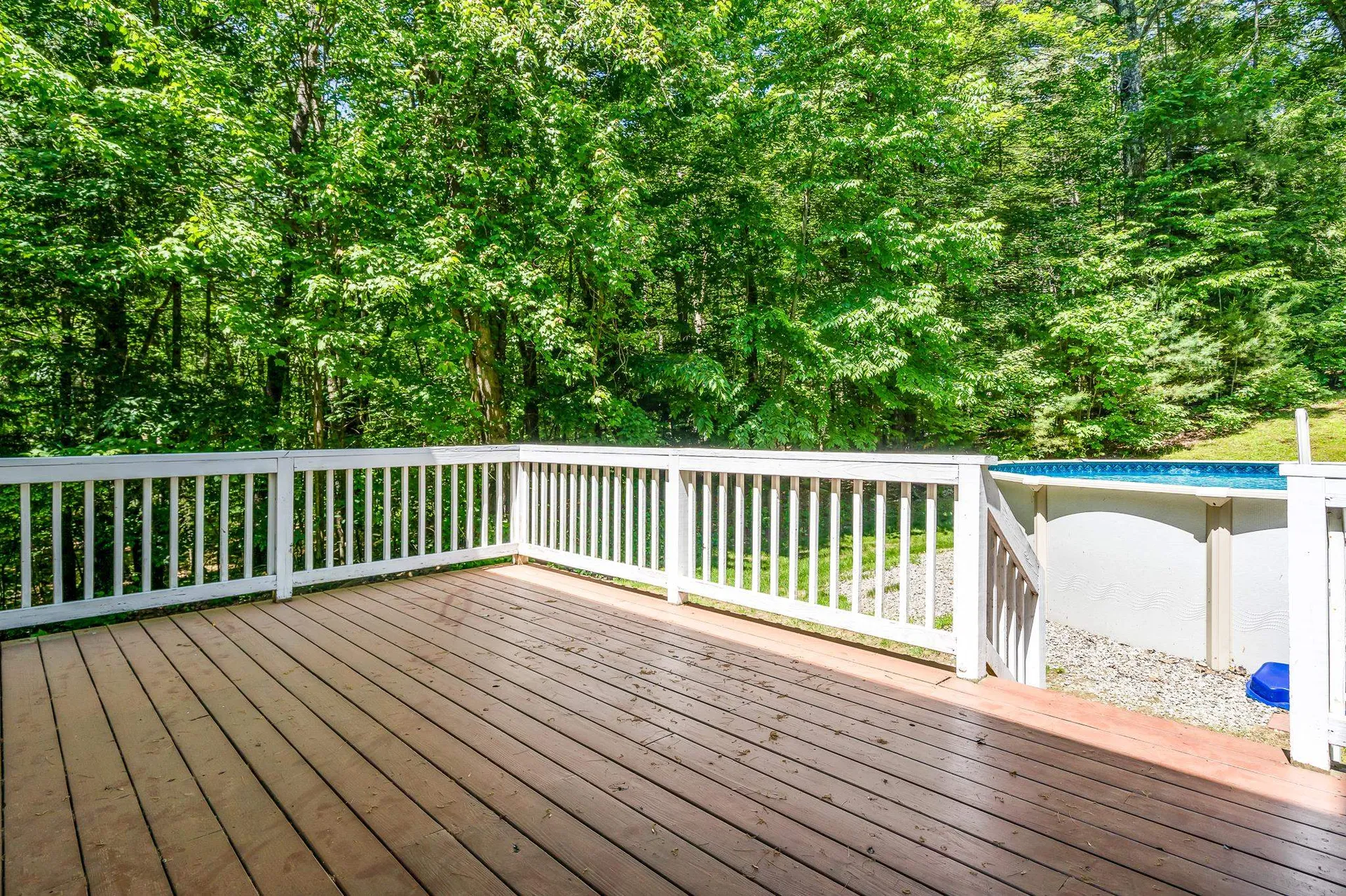 546 Cross Country Road Pembroke NH 03275