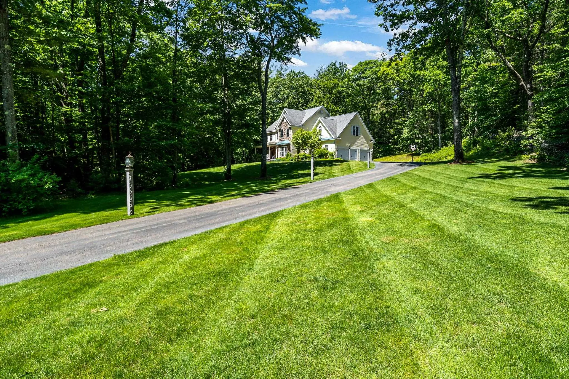 546 Cross Country Road Pembroke NH 03275