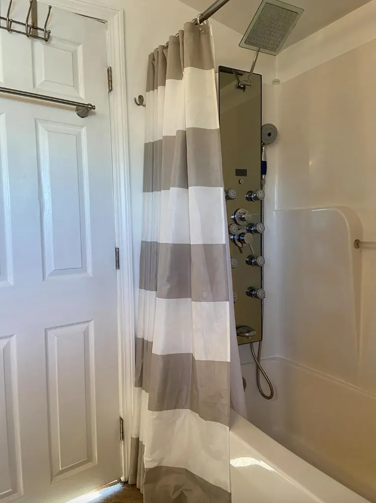 18 Riverview Terrace Hampton NH 03842