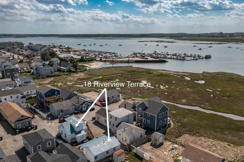 18 Riverview Terrace Hampton NH 03842